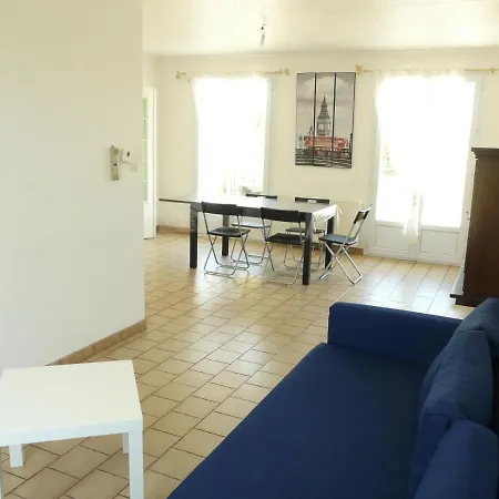 Maison De Plain-pied 1 A 12 Personnes, Calme Assure
